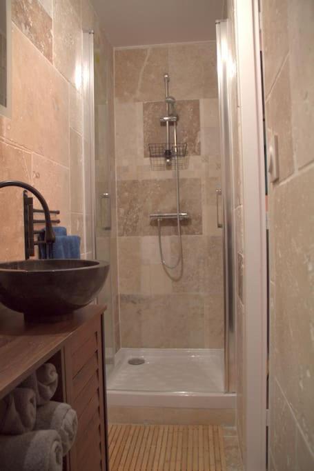 Logement Cosy - Proche Du Prado Bourges Eksteriør bilde